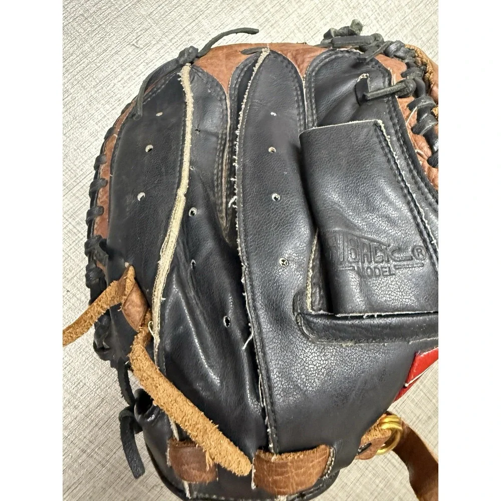 Rawlings Catchers Mitt RCMYB Renegade RHT Fastback Lite Toe Baseball Glove Youth